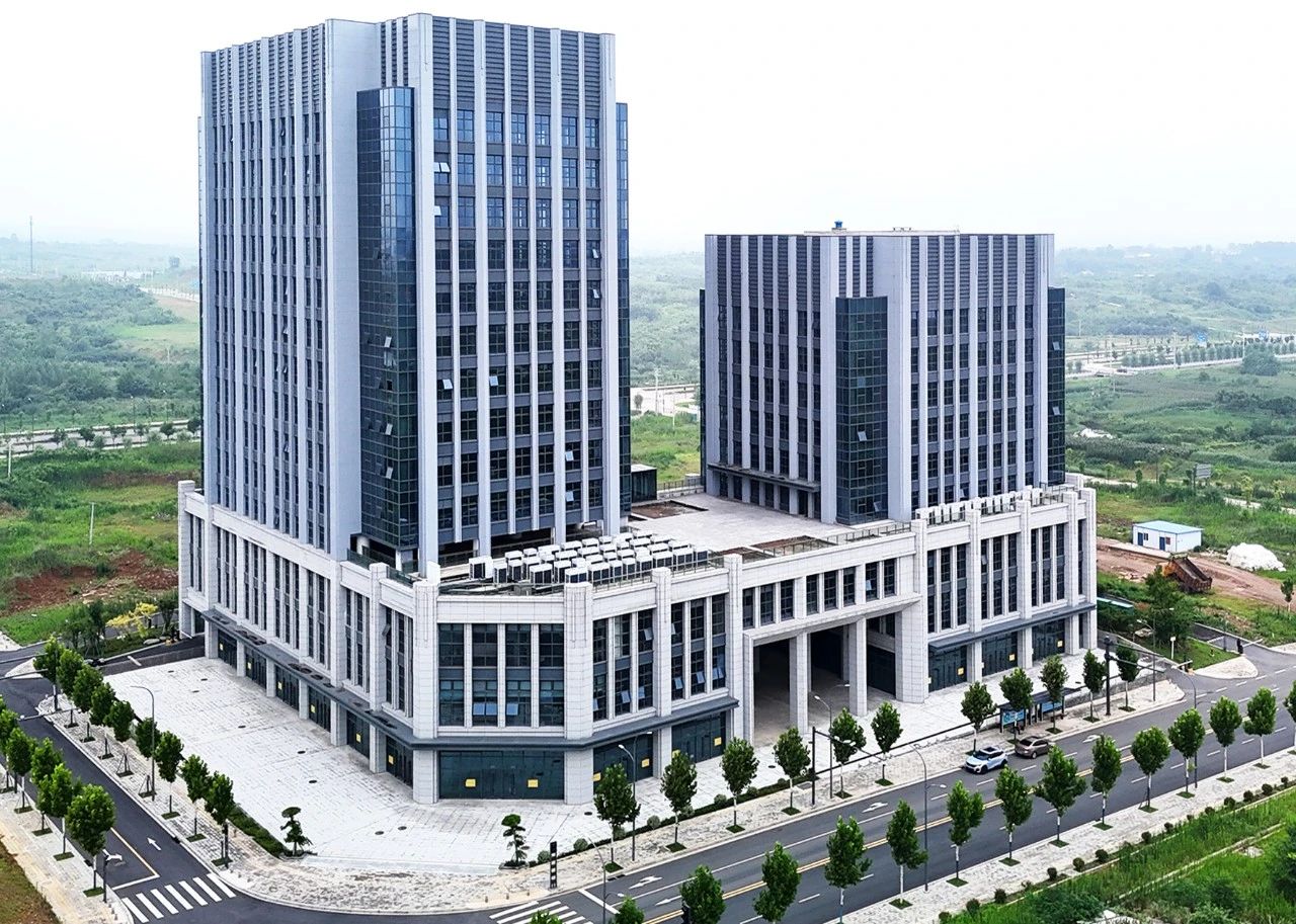 1764745084207689.jpg 2507042.jpg